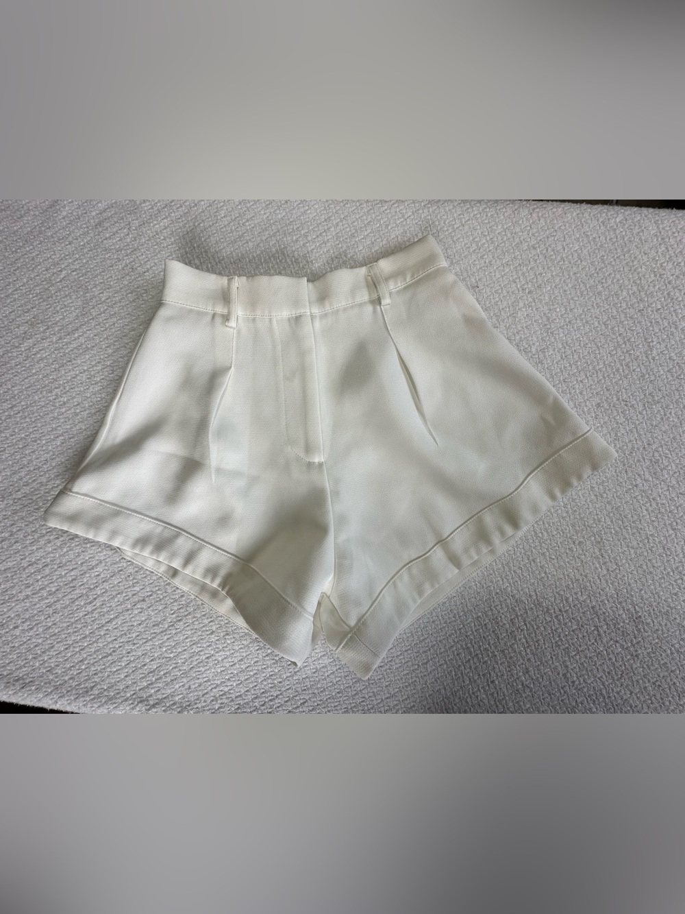 White Fox Tailored White Shorts — XS — Chic Minimal Style